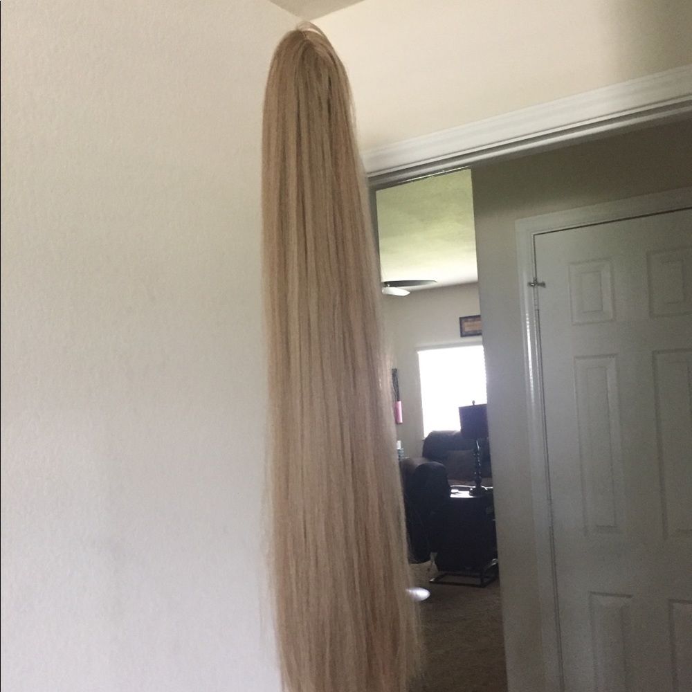 Ariana Grande inspired pony extension 36”